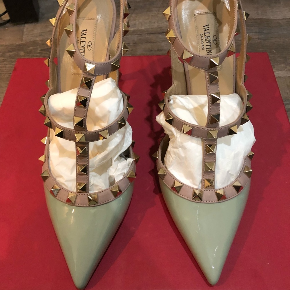 REPOST Valentino Rockstuds